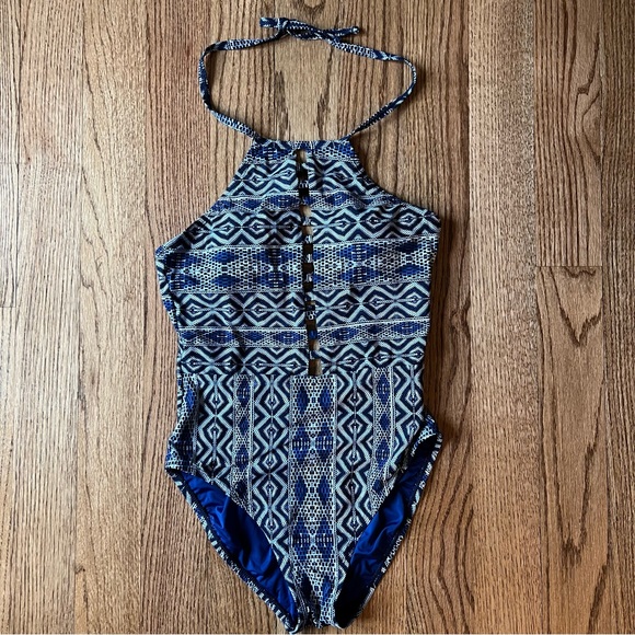 🆕 EUC La Blanca Plunge One Piece swimsuit Island Goddess size 8 - Picture 3 of 16